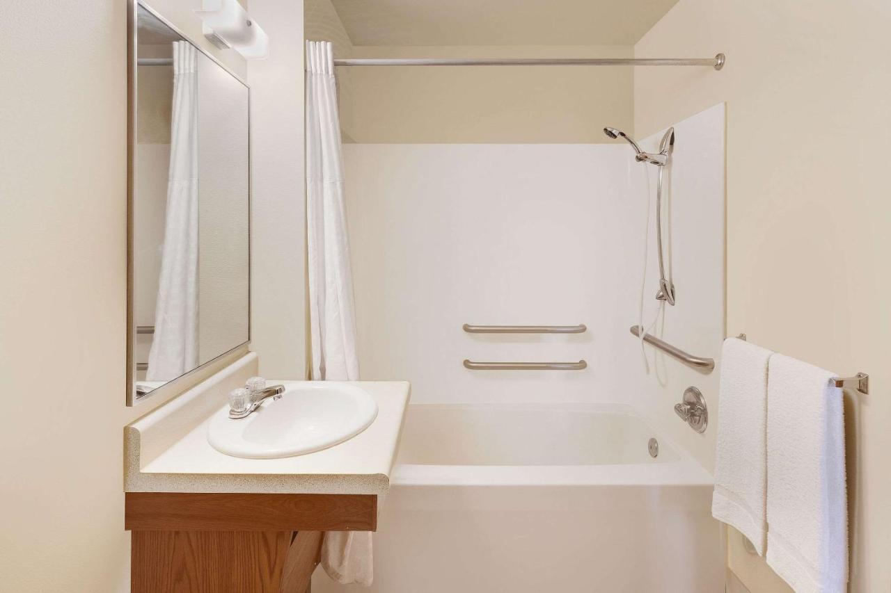Woodspring Suites Des Moines Pleasant Hill Экстерьер фото